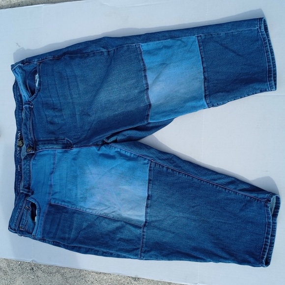 Size 28 - Lane Bryant Capri Jeans Blue Denim Patchwork Raw Plus Size - Picture 1 of 9